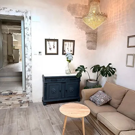 Casa Mirabel Laurel *